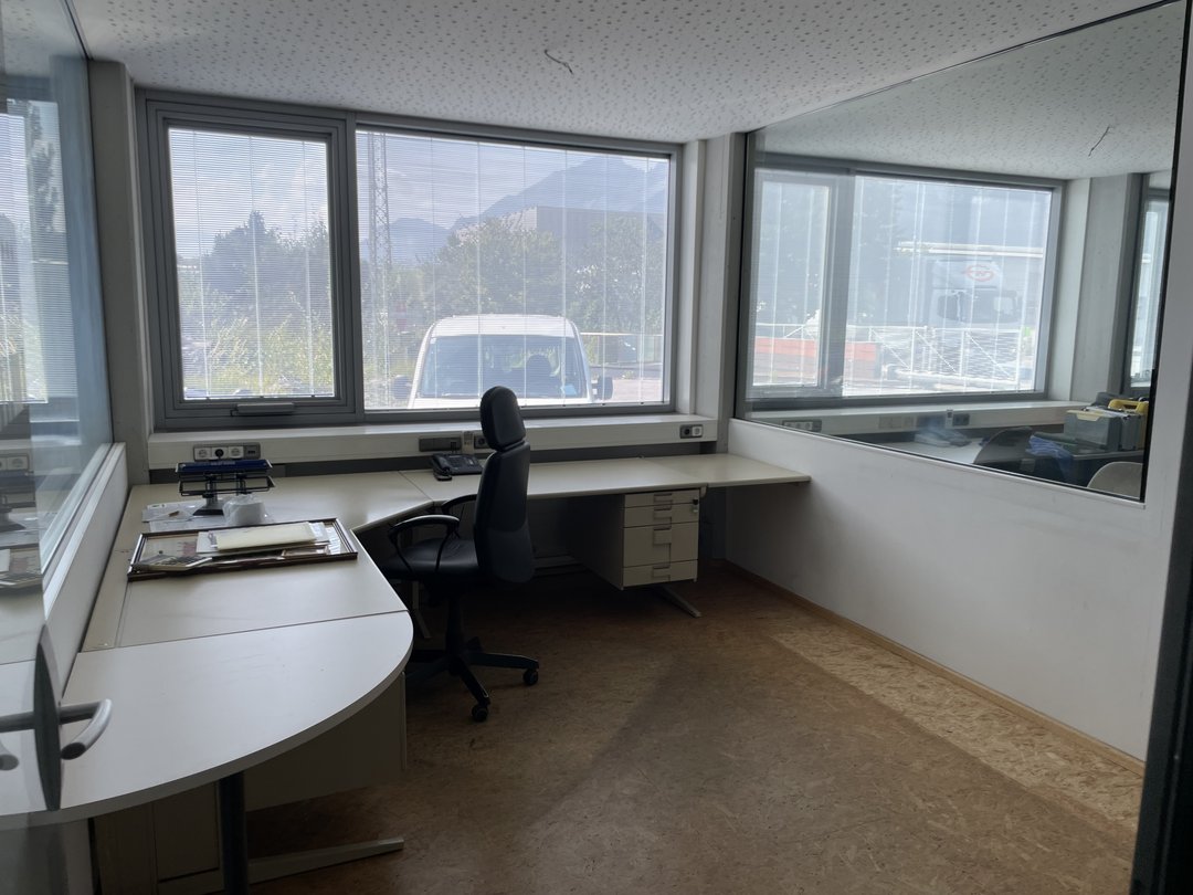 Büro EG