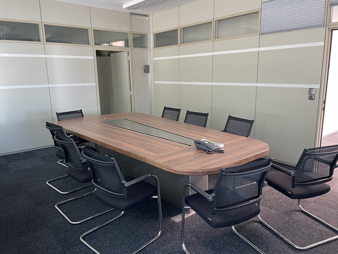 Büro/Besprechungsraum