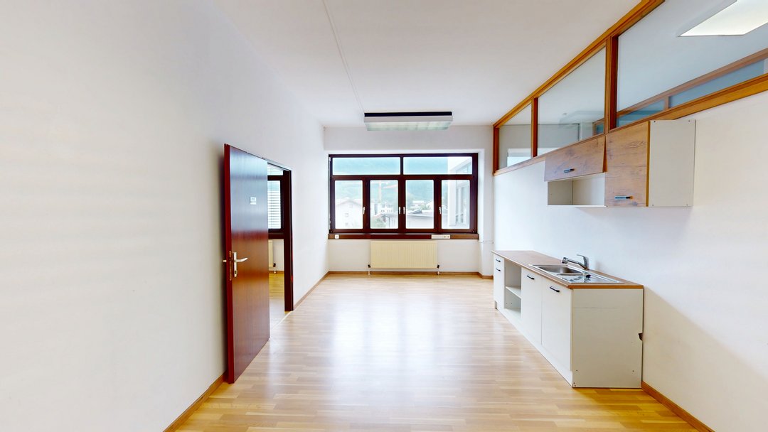 Büro mit Teeküche